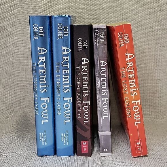 5 Artemis Fowl series books - Picture 1 of 9